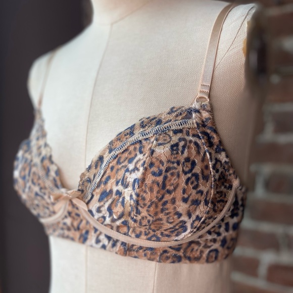 Retro lace bralette in leopard print from Hanky Panky. 32B - Picture 2 of 3